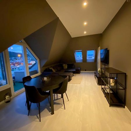Penthouse With Private Balcony In The City Centre Of Bergen Apartamento Exterior foto