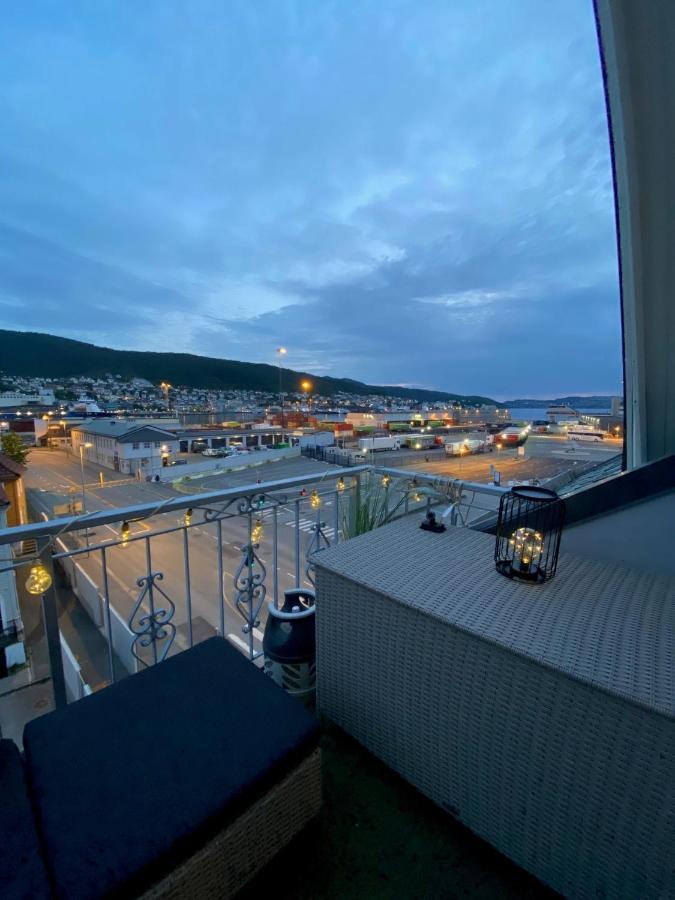 Penthouse With Private Balcony In The City Centre Of Bergen Apartamento Exterior foto